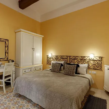 Casa Ricca Bed & Breakfast *